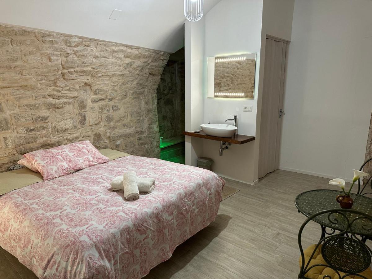 Giovinazzo Suite Pavone Griffi Exteriör bild