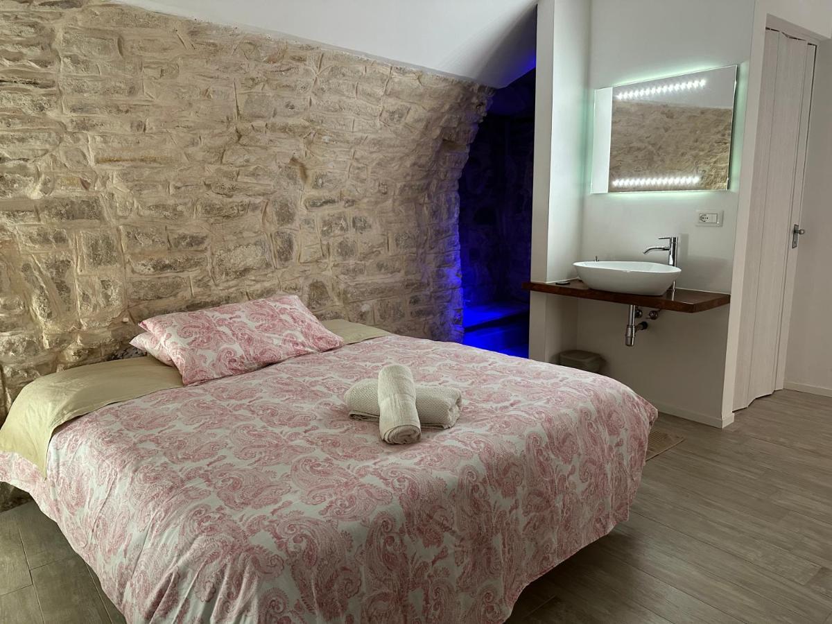 Giovinazzo Suite Pavone Griffi Exteriör bild